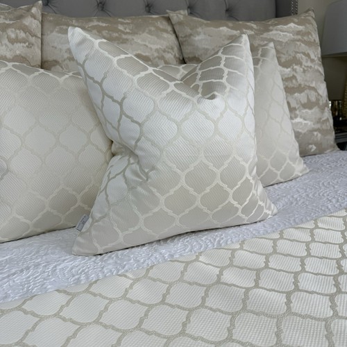 Luxury Ivory Cushion Cover, Ogee Design Throw Pillow Cover CAMLEY- Made To Order - Picture 5 of 11