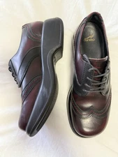 Dansko | Women’s 39 (US 9) | Wing Tip Lace Up Oxford Maroon Burgundy | Preppy