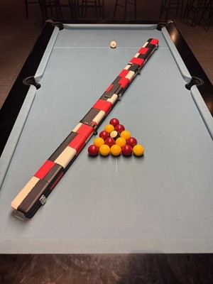 1 Stück Snooker / Pool Queue Etui - rot, weiß & schwarz Kunstleder - fasst 2 Queues
