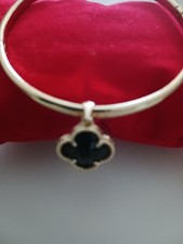 Bangle With Clover  Pendent
