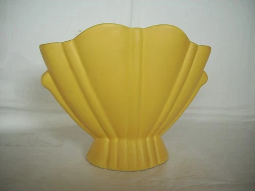 Vintage Yellow BAUER POTTERY 6" Cal-Art Fan Vase Ray Murray Matte California