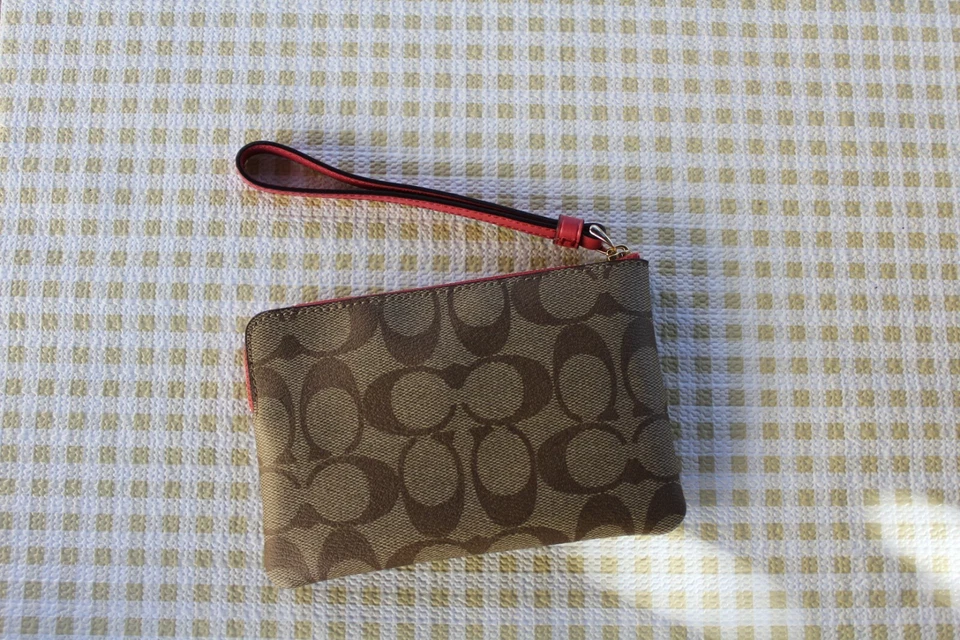 NWT Coach Corner Zip Wristlet In Signature Canvas With Disco Patches C7290 IME7V - Image 2 of 4