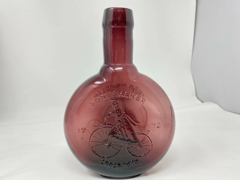 Botella de vidrio púrpura vintage Clevenger Brothers High Wheeler Boneshaker bicicleta Foto 2 de 4