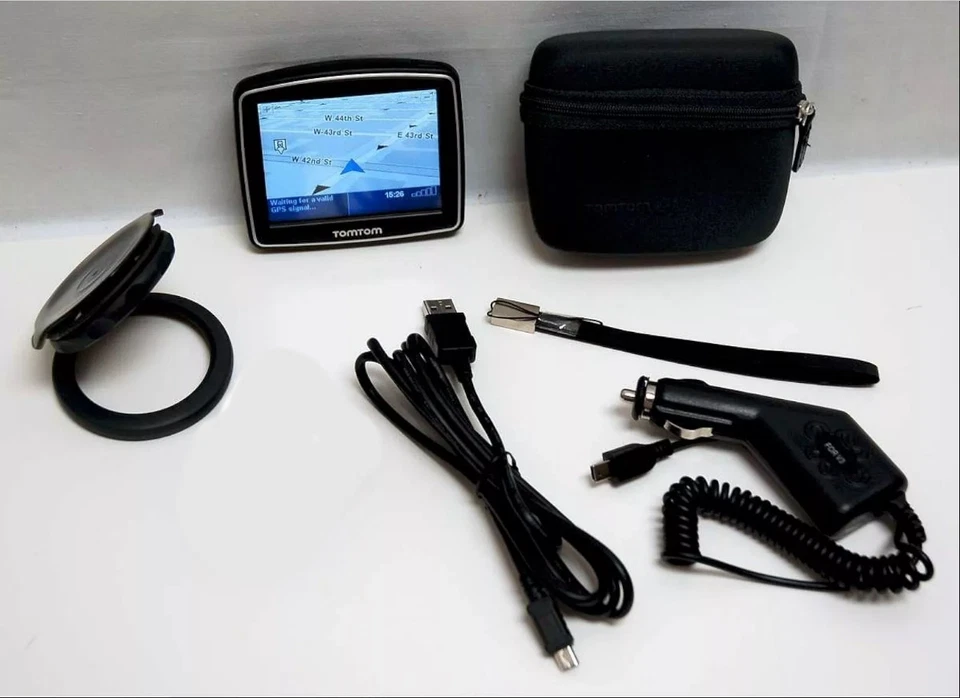 NEW TomTom ONE 130 S Car GPS Navigator Package Set 130s USA/Canada Maps BLACK - Image 3 of 4