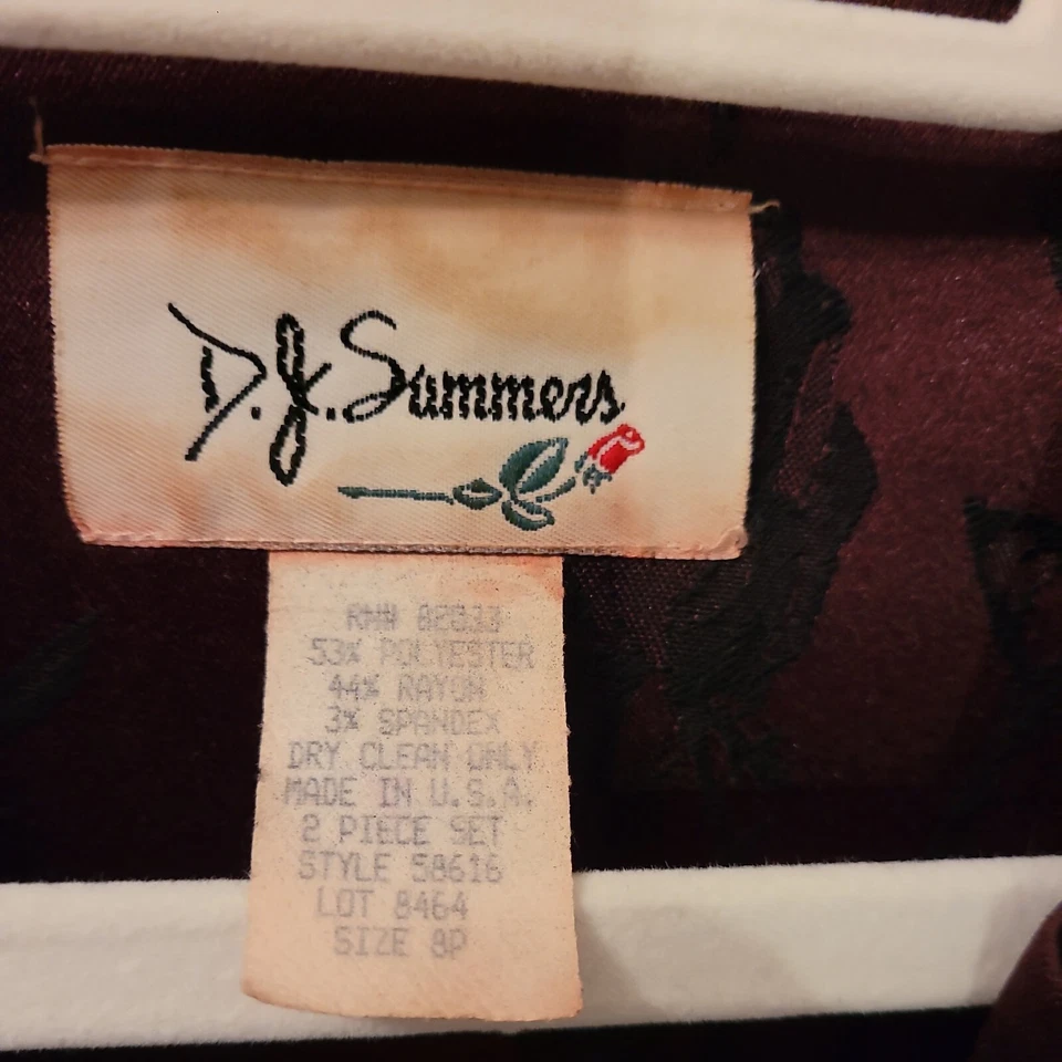 Chaqueta DJ Summers Vintage Escarlata y Negra Bordada Damas Usada 8P Foto 4 de 4