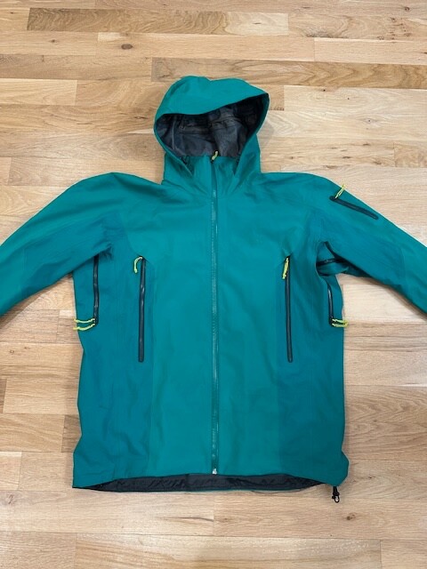 GIACCA ARC'TERYX STINGRAY VERDE GORE TEX UOMO EXTRA LARGE SPEDIZIONE VELOCE