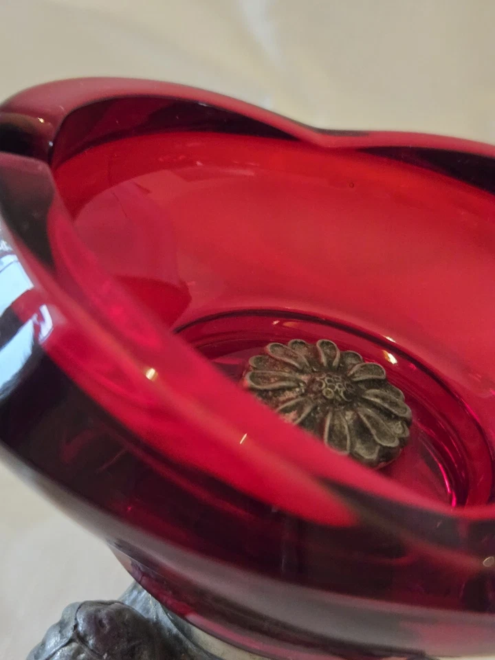 VTG Ruby Red Glass Cherub Trinket/Ashtray Mid Century Hollywood Regency Style - Image 4 of 4