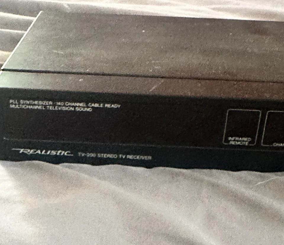 Realistic TV-200 Stereo TV Receiver – 140 Channel Tuner – Powers On – Untested - Image 3 of 4