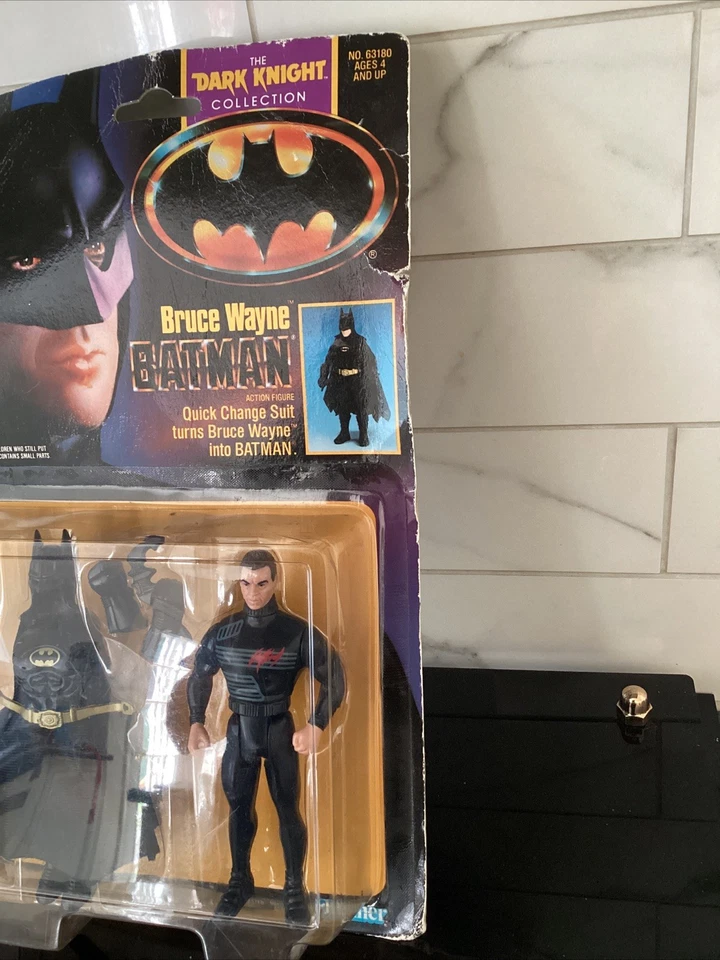 Kenner The Dark Knight Collection 1990 Bruce Wayne Batman nuevo/sellado Foto 4 de 4