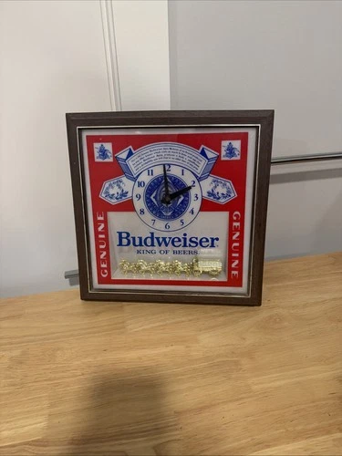 Vintage 1980s Budweiser King of Beers Lighted Wall Sign, Clydesdale Horses.