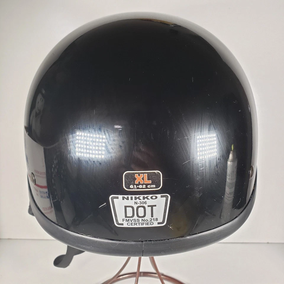 Capacete de motocicleta Nikko Half preto tamanho XL N-306 alça de liberação rápida MFG 6/13 - Imagem 3 de 4