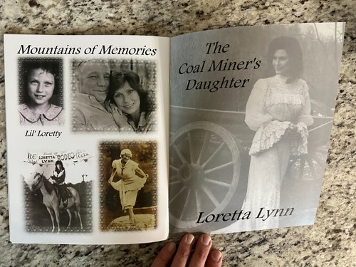 RARE Loretta Lynn - The Cinderella Story Book, MINT! - Picture 5 of 6