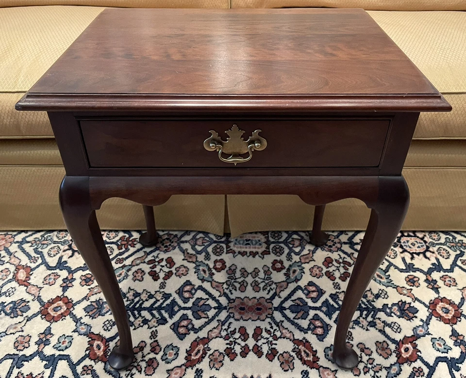 Mesita de noche Stickley 1 cajón Cherry Queen Anne Foto 4 de 4