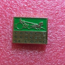 T07 Pins CHEVAL Horse Course SULKY Conseil General De L'ORNE
