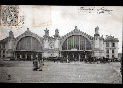 TOURS (37) ATTELAGES à la GARE trés animée en 1903