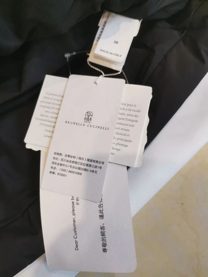 Casaco feminino Brunello Cucinelli usado leve elegante - Imagem 2 de 4