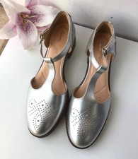 Clarks Netley Daisy Silver Leather Shoes Size 6.5D