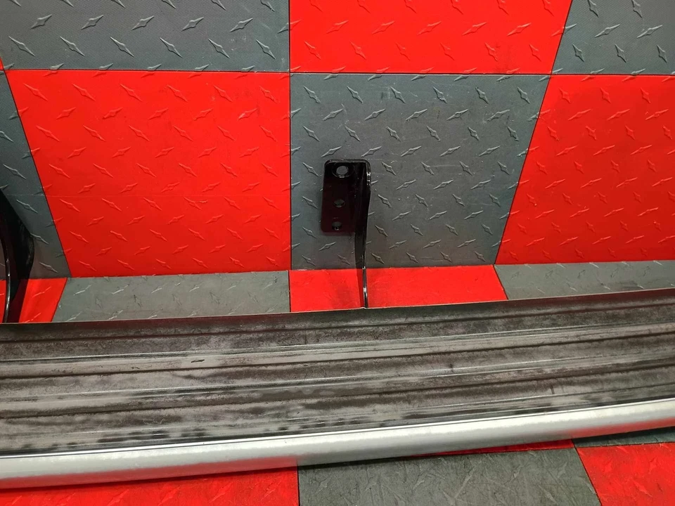 03-06 Chevrolet SSR OEM estribo barra Nerf (juego de 2 izquierda y derecha) plateada Foto 3 de 4