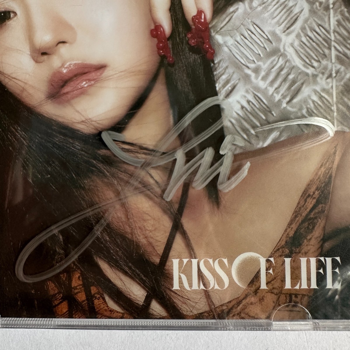 SISTAR ソユ 直筆サイン入り ブロマイド CD LOVING YOU レア SIGNED] KISS OF LIFE 3RD MINI ALBUM LOSE YOURSELF JEWEL CASE JULIE