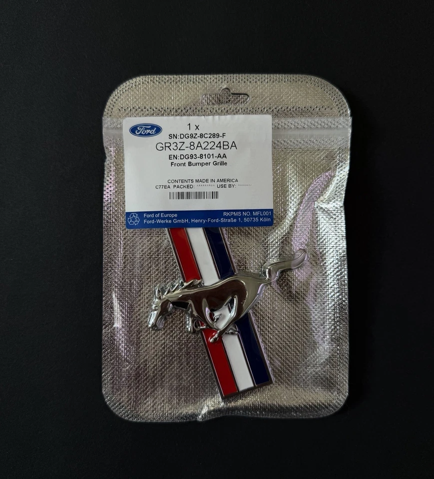 Ford Mustang GT 2016-2023 Tribar Caballo Correr Parrilla Emblema California Especial Foto 2 de 3