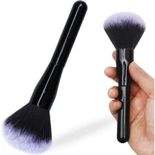 Exquisite Microfiber Duster Brush with Soft Fibers for Efficient Dust Removal