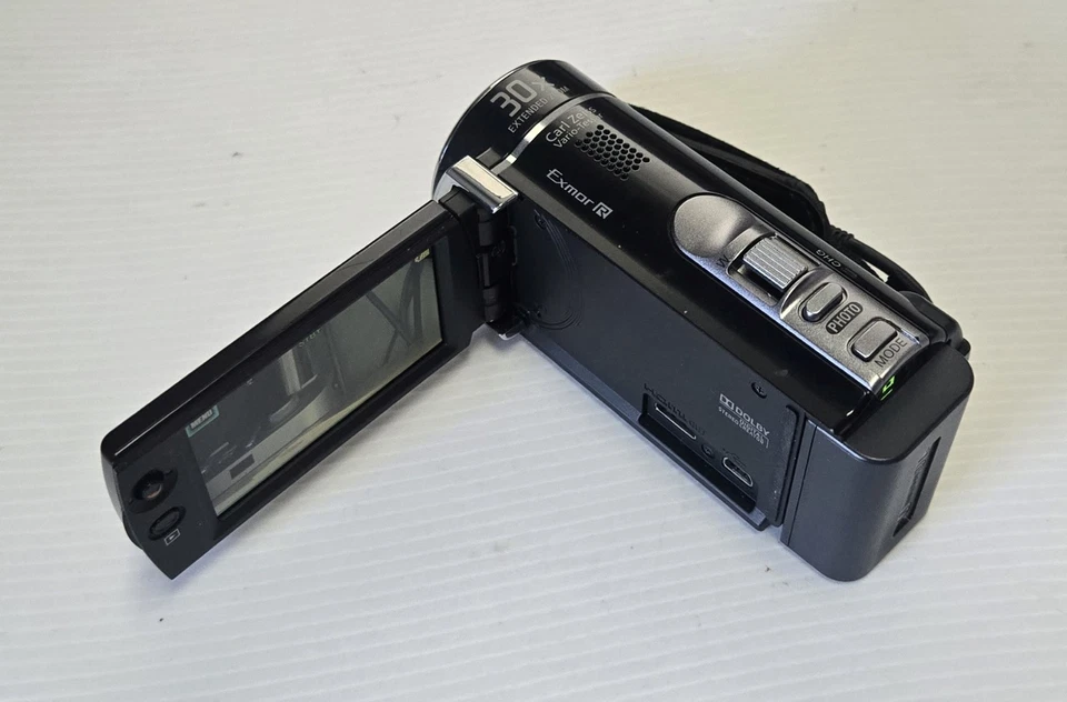 Sony HDR-CX190 Handycam 5.3MP HD Camcorder With Charger - Image 2 of 4