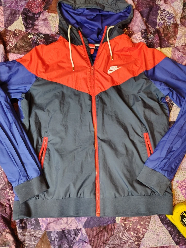 Chaqueta cortavientos Nike Tech Windrunner para hombre grande roja azul ligera para correr Foto 2 de 4