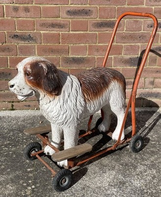 Großer antiker Vintage Triang Push A Long Ride On Bernhardiner Hund auf Rädern Spielzeug