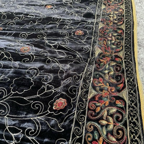 Black Embroidered Velvet Shawl | Bridal Shawl | Wedding Shawl | Wedding Gift - Picture 3 of 4