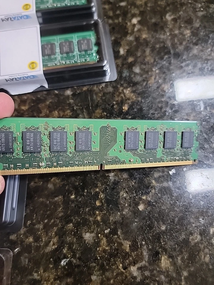 Lot Of 3 Super Talent T667UB1G/H  STT DDR2-667 PC5300 1G/64x8 CL5 Hynix RAM  - Image 4 of 4