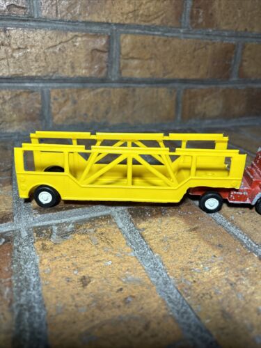VTG ✅ Tootsie Toy Car Carrier 1970 Die-Cast Plastic USA Chicago Transporter Red - Picture 3 of 11