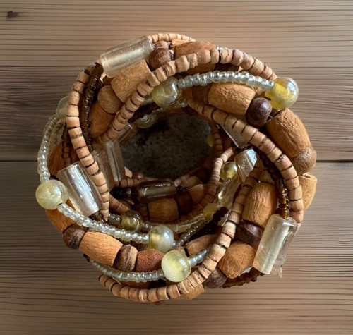 4 PIER 1 Napkin Rings BOHO Twisted Wire Wood, Seed, Iridescent Glass Beads EUC - Picture 4 of 5