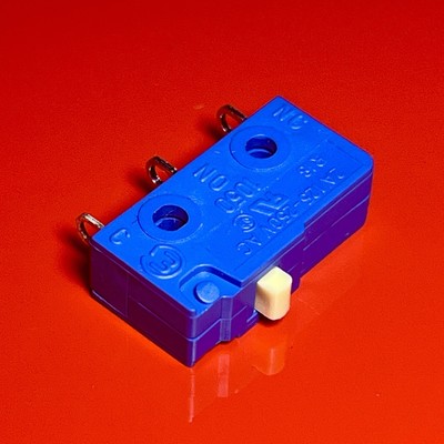 [1x] 1050 Marquardt Subminiature Snap Action Switch SPDT 2A 125-250V R18