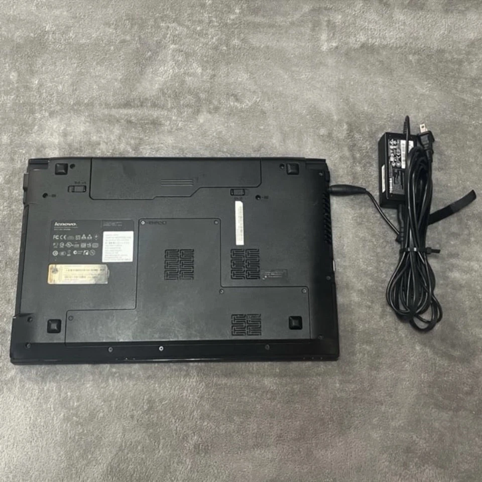 Computadora portátil Lenovo V570 Foto 4 de 4