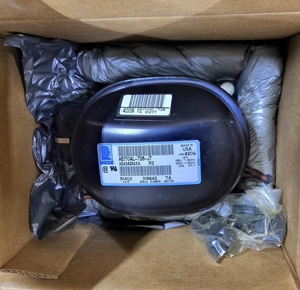 NUEVO Compresor recíproco Copeland Emerson CR42K6-TFD-960 380-460v 3ph 42.000 Foto 2 de 4