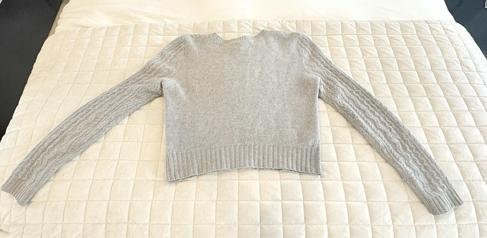 Aqua For Bloomingdale’s 羊绒毛衣圆领灰色,尺寸 S - 100% 羊绒 — 第 4/4 张图片