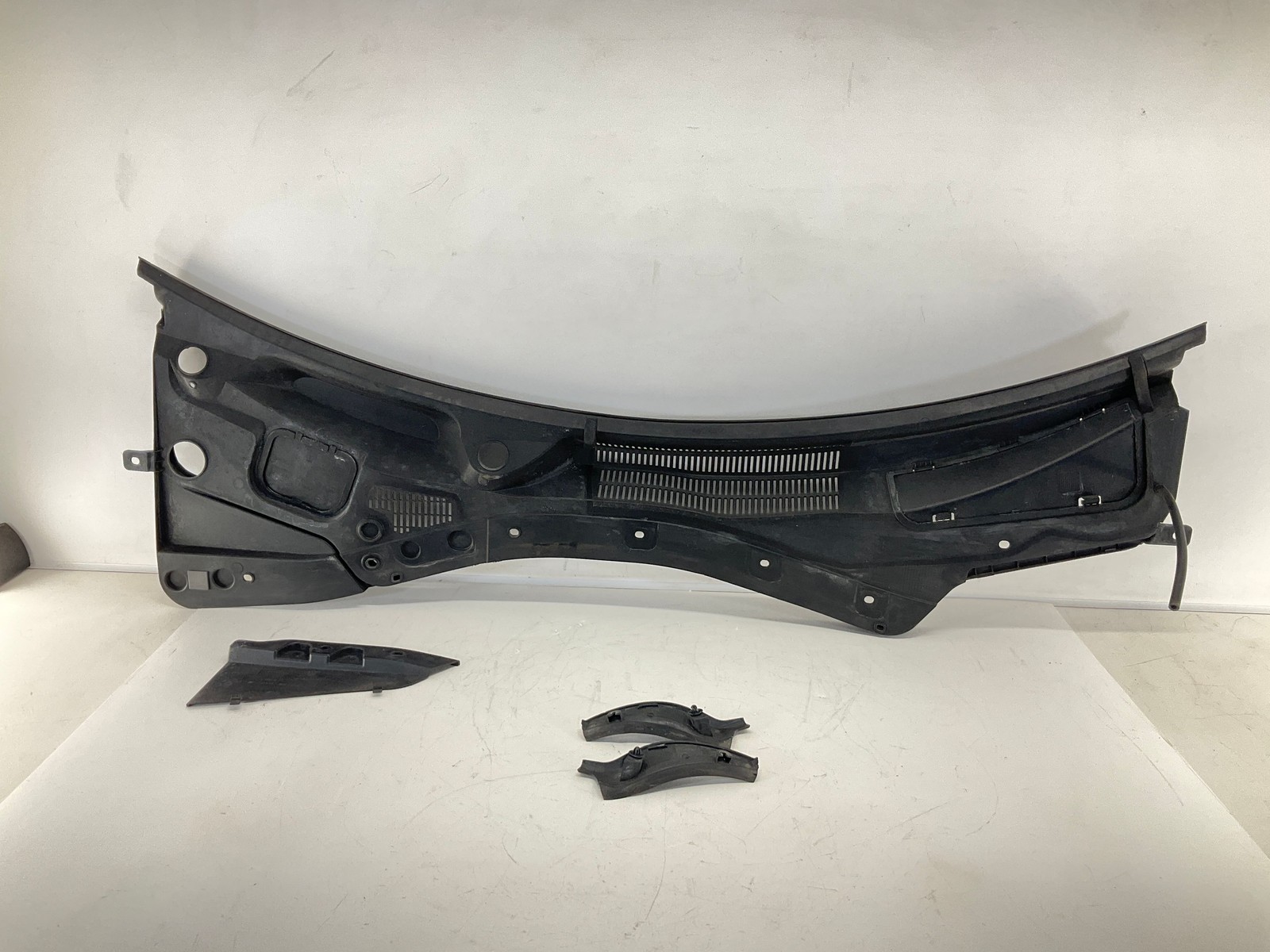 Maserati Ghibli 2014-2020 Cowl panel