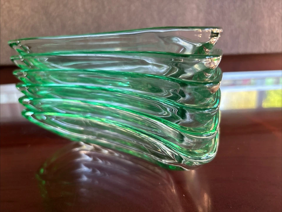 6 Luigi Bormioli Boomerang Green Glass Salad/Dessert/hors d’oeuvres 7”x5”x1 1/2” - Image 3 of 4