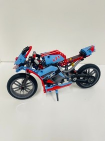 LEGO TECHNIC: Street Motorcycle (42036)