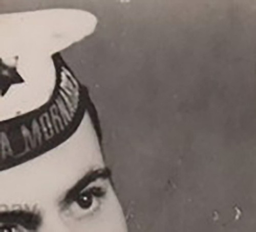 Uniforme militar de soldado masculino atractivo joven guapo cariñoso azul marino - Imagen 3 de 7