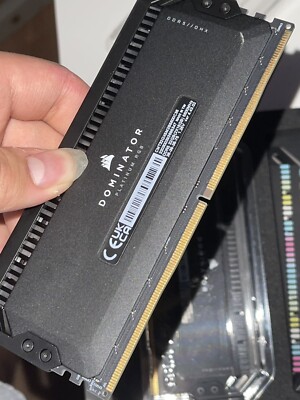 Corsair DOMINATOR PLATINUM RGB 32GB (2 x 16GB) 5600MHz 288-pin
