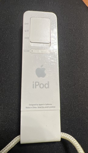 Apple iPod Shuffle 1st Gen White MA133LL/A Crack But Works W/ Belkin Power Pack - Picture 9 of 10