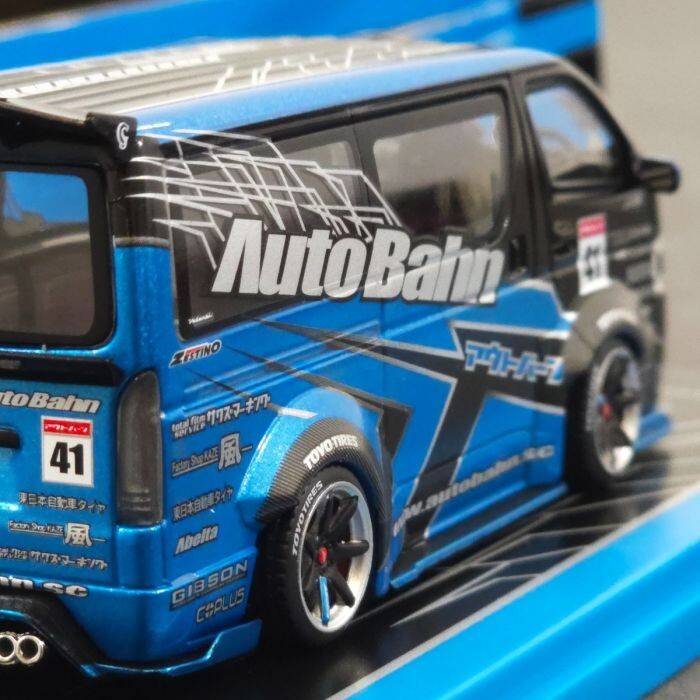 Diecast Tarmac Works 1/43 Toyota Hiace Widebody Black / Blue
