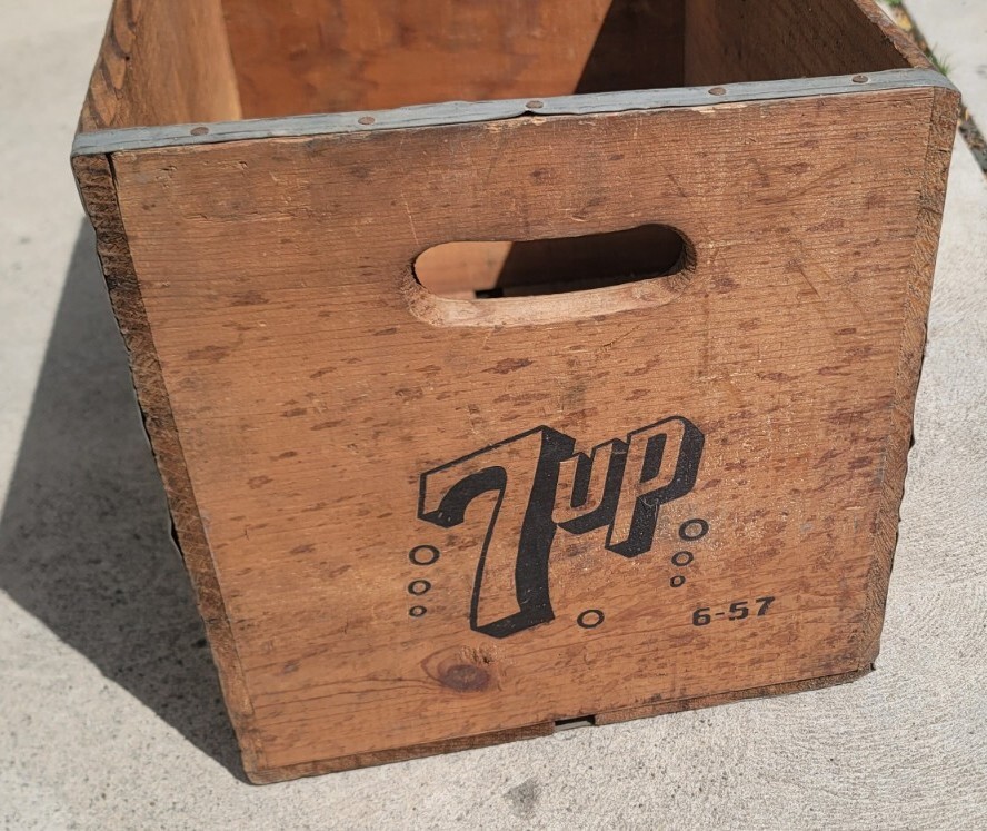 ヴィンテージ 7 Up 木製飲料箱 ロサンゼルス製 Vintage 7UP Seven UP Bottling Co Los Angeles Wooden Crate