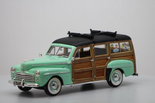 Road Signature 1:18 1948 Ford Woody Wagon Kombi Classic American Model Boxed 24