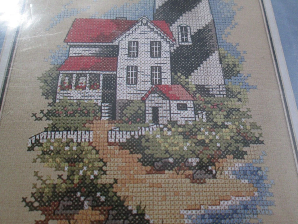 Kit de punto de cruz Dimensions 1994 faro sellado #3145 EE. UU. Foto 3 de 4