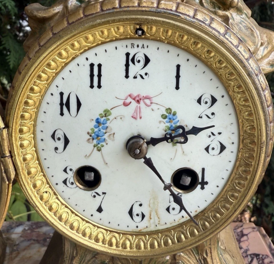 Antiguo Reloj Estatua Figura Francesa C 1865 AMOR CON LA MARIPOSA - VER VIDEO Foto 3 de 4