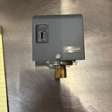 Honeywell PA404A 1033 Single Pressure Control - Gray