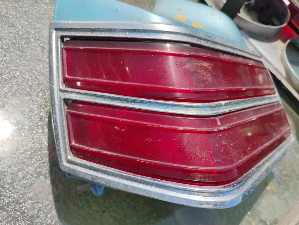 Pontiac Lemans (Grand Lemans) 1976 1977 cupé luces traseras laterales del conductor OEM Foto 3 de 4