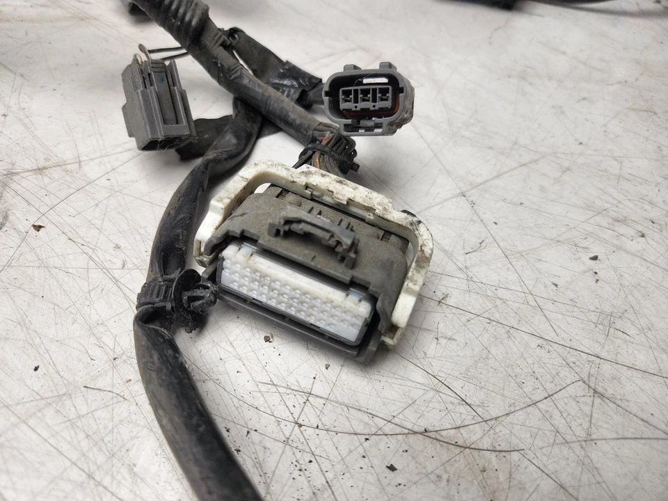 Arnés de cables de motor MAZDA 2006-2008 3 2,3 L A/T fabricante de equipos originales Foto 4 de 4